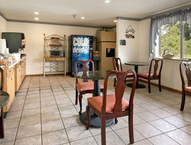 Hotel Super 8 By Wyndham Joppa Restaurant photo